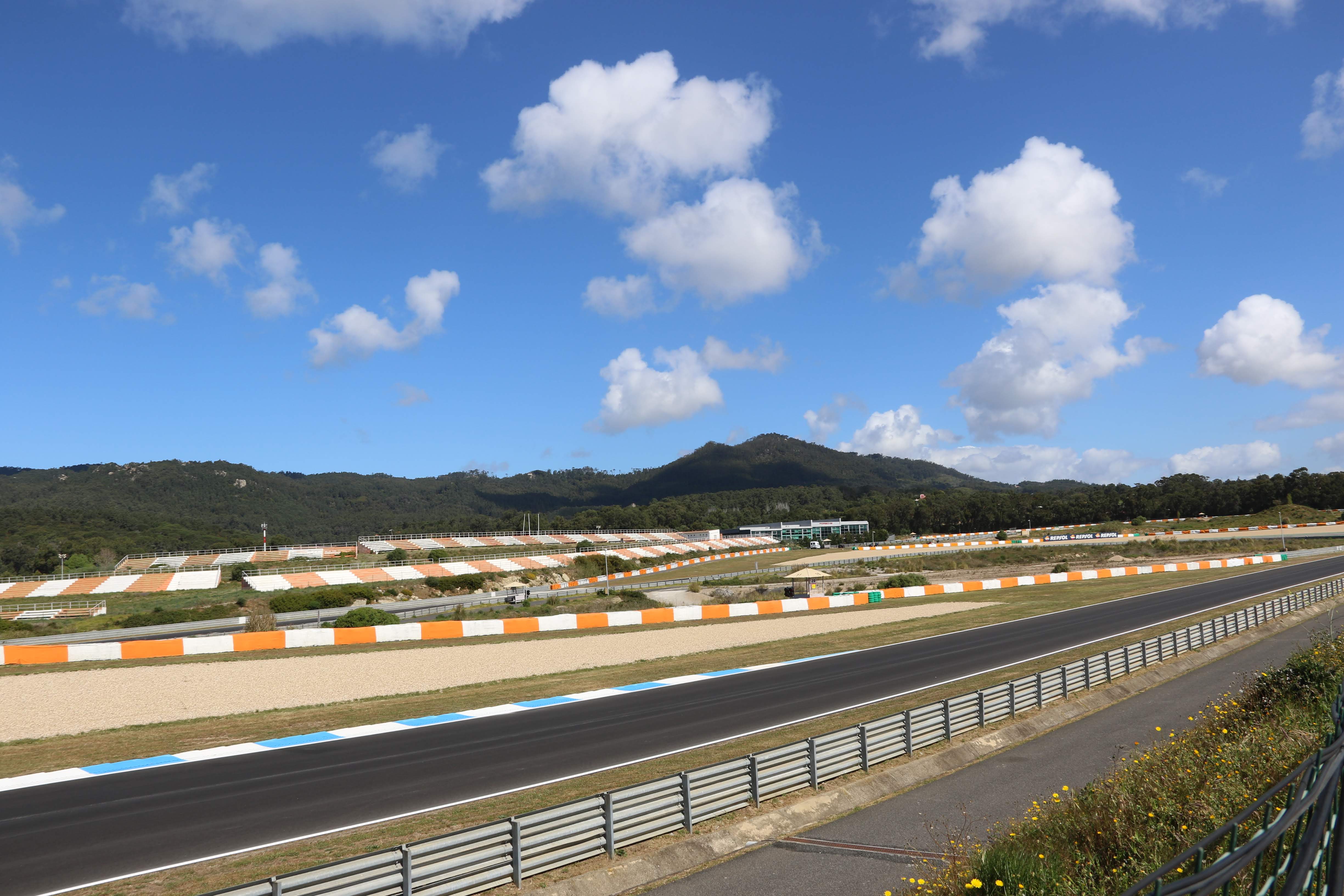 【海外サーキット現地レポ】F1やMotoGPも開催されたポルトガル「エストリルサーキット」を写真で1周